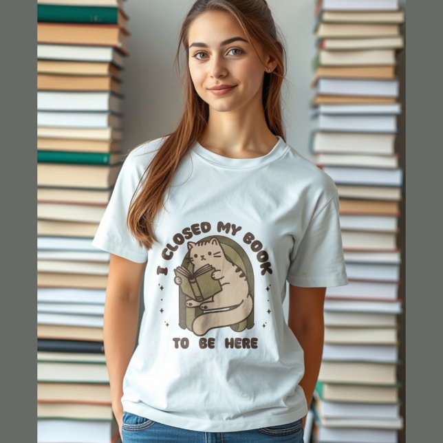 Camiseta Un gato lindo leyendo un libro, lecturas divertida (Subido por el creador)