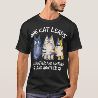 Camiseta Un Gato Lleva A Otro Y Otro Y Otro