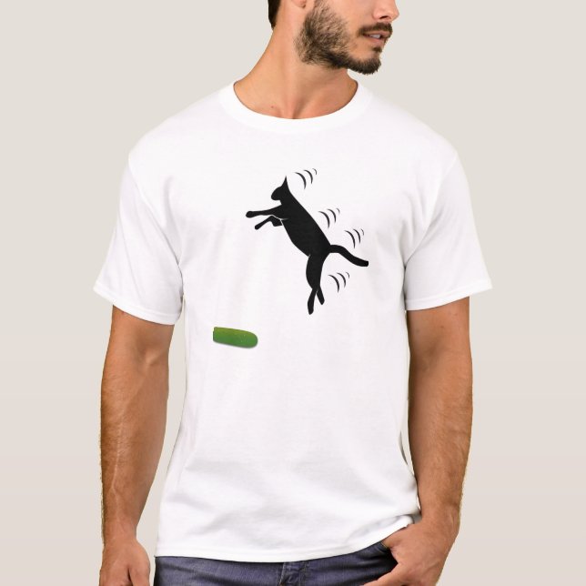 CAMISETA UN GATO LOCO ASUSTADO A LOS BOMBARDEOS DEL CUERPO  (Anverso)