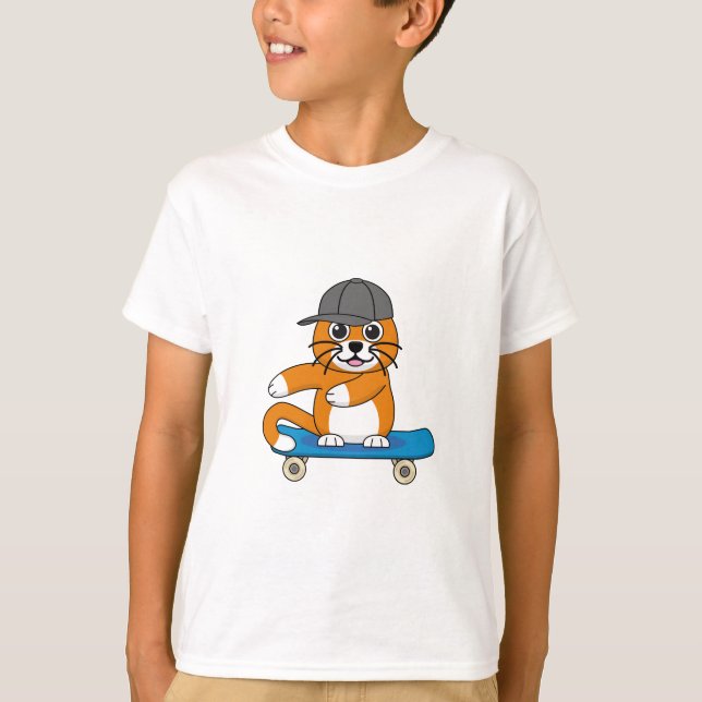 Camiseta Un gato Naranja lindo en un Personalizado de skate (Anverso)