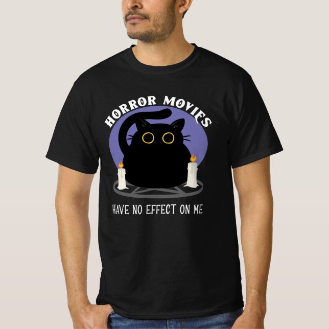 Camiseta Un gato negro gracioso ama la película del terror (Anverso)