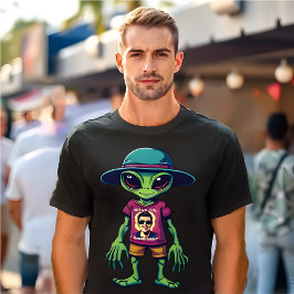 Camiseta Un gracioso meme de Alien: "¿Quién es el extranjer