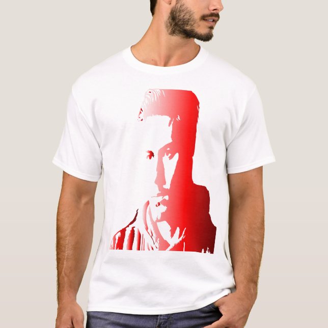Camiseta un gradiente rojo para resaltar las característica (Anverso)