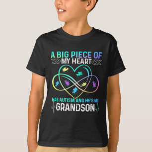 Camiseta Un gran artículo que mi corazón tiene autismo y es