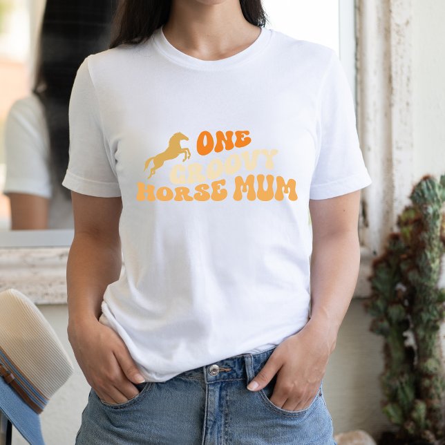Camiseta Un Groovy Mamá de Caballo Estilo Retro Amarillo Ec (Subido por el creador)
