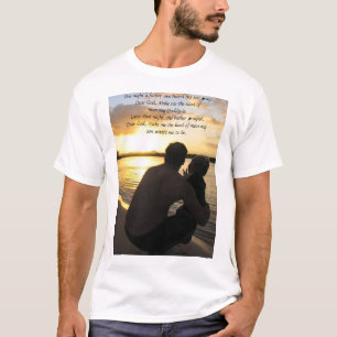 Camiseta Un hijo compartido del padre del rezo