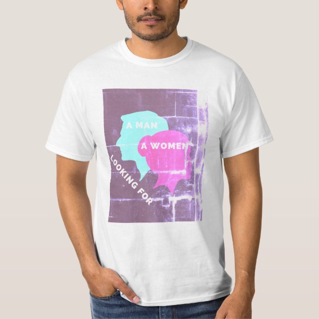 CAMISETA UN HOMBRE BUSCANDO UNA MUJER (Anverso)