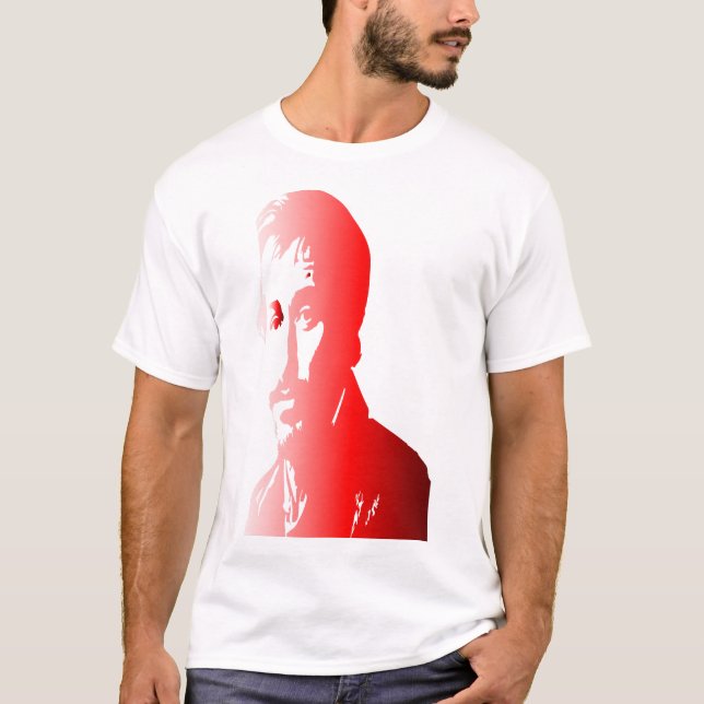 Camiseta un hombre con matices rojos y enfoque (Anverso)