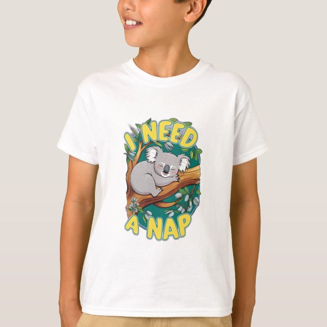 Camiseta Un koala durmiendo en un árbol con "Necesito una s (Anverso)