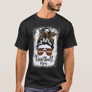 Camiseta Un leopardo de fútbol de mamá Messy Bun Bleac