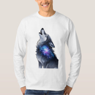 Camiseta Un lobo aullando en una galaxia estrellada