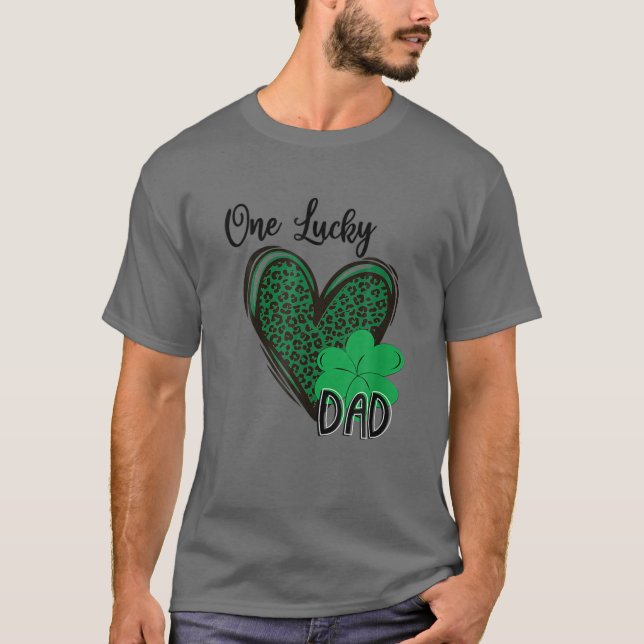 Camiseta Un Lucky Dad Leopard Heart St Patrick'S Day (Anverso)
