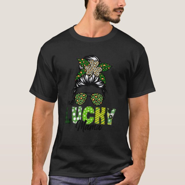 Camiseta Un Lucky Mama Leopard Messy Bun Saint Patrick's D (Anverso)