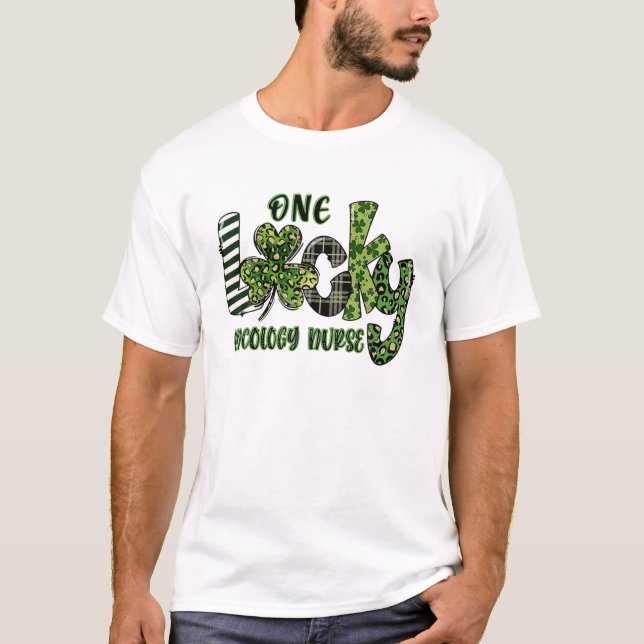 Camiseta Un Lucky Oncologic Nurse Leopard Plaid St Patrick (Anverso)