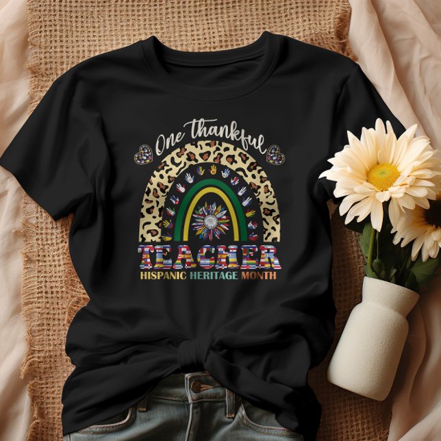 Camiseta Un mes de la herencia hispana de un profesor agrad (Subido por el creador)