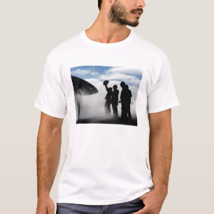Camiseta Un miembro de equipo de la cubierta de vuelo