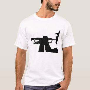 Camiseta Un miembro del servicio juega un tono