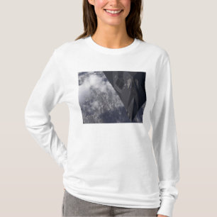 Camiseta Un Nighthawk de F-117A vuela arriba sobre el