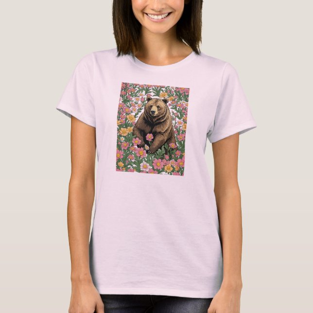 Camiseta Un oso de Montana rodeado de flores de Bitterroot (Anverso)
