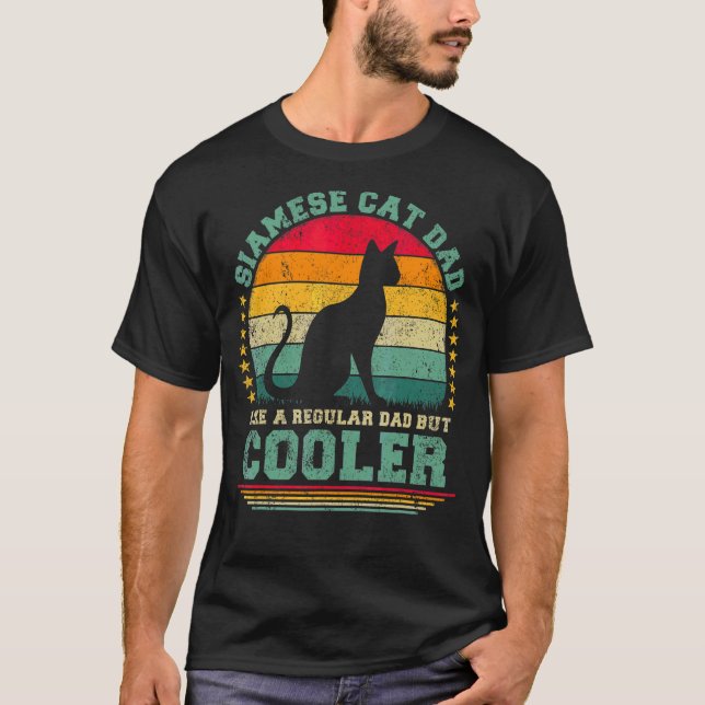 Camiseta Un Padre Gato Siamés Quiere Un Padre Regular Pero  (Anverso)