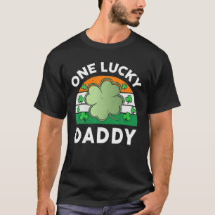 Camiseta Un Papi Afortunado Funny St Patricks Day Outfit Ir