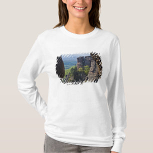 Camiseta Un paseo por las ruinas del castillo de Belogradch