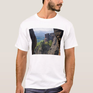 Camiseta Un paseo por las ruinas del castillo de Belogradch