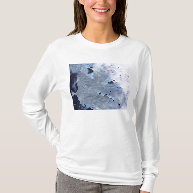 Camiseta Un pequeño campo de glaciares rodea la Bahía de Ba (Anverso)