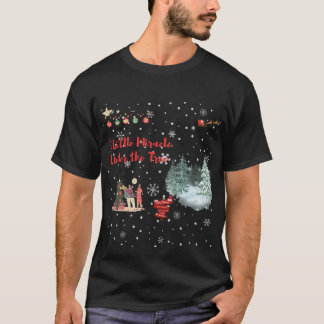 Camiseta Un pequeño milagro bajo los árboles Navidades Fami