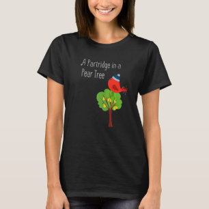 Camiseta Un perdiz en una prima de árbol de peras