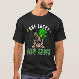 Camiseta Un perro afortunado mamá Pastor alemán St Patricks