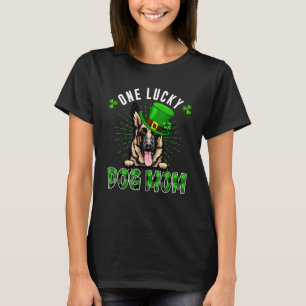 Camiseta Un perro afortunado mamá Pastor alemán St Patricks