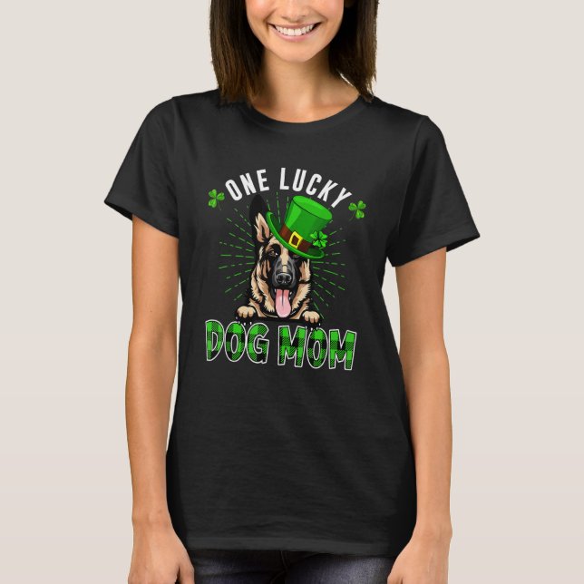 Camiseta Un perro afortunado mamá Pastor alemán St Patricks (Anverso)