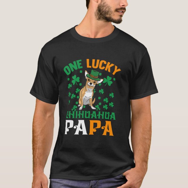 Camiseta Un Perro Afortunado Papa Red Chihuahua Dad St Patr (Anverso)