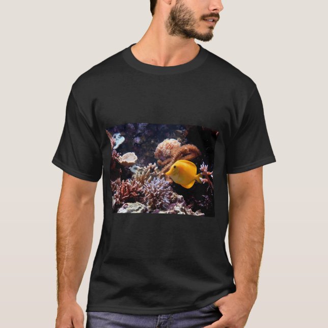 Camiseta Un pez tropical en el arrecife (Anverso)