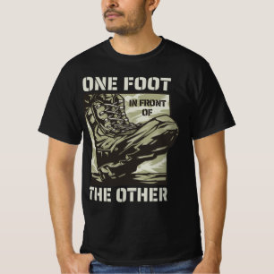 Camiseta Un pie frente al otro - Lema militar