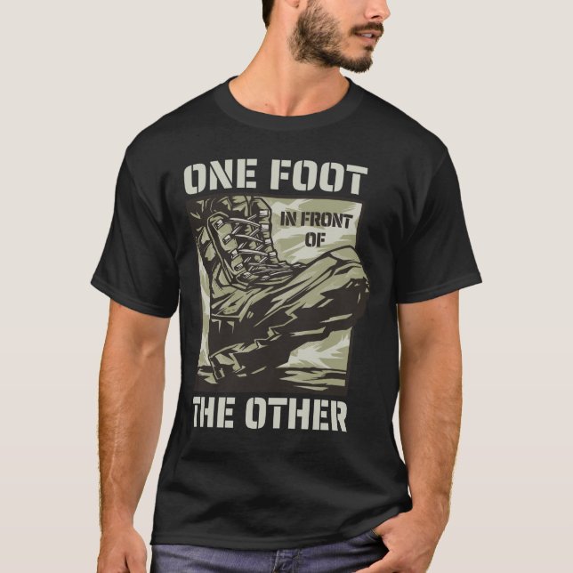 Camiseta Un pie frente al otro - Lema militar (Anverso)