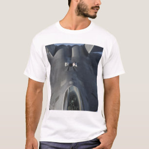 Camiseta Un rapaz F-22 se traslada a la posición para