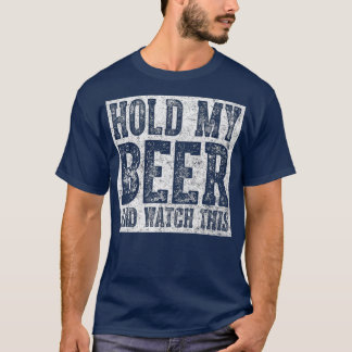 Camiseta Un Regalo De Bebida Agarra Mi Cerveza Y Mira Esto