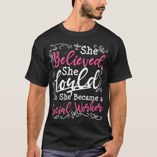 Camiseta Un regalo de graduación de trabajo social que creí (Anverso)