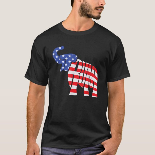 Camiseta Un regalo de Trump orgulloso elefante de bandera e (Anverso)