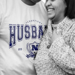 Camiseta Un regalo masculino divertido para la banda de cam<br><div class="desc">Elevar las celebraciones con nuestra camiseta "Champion Husband", personalizada con un monograma para un toque único. Ideal para cumpleaños, aniversarios y El día de San Valentín, esta camisa es la mezcla perfecta de humor y sentimiento. Dale a tu marido una risa y una muestra de aprecio. Diseñado para el confort...</div>