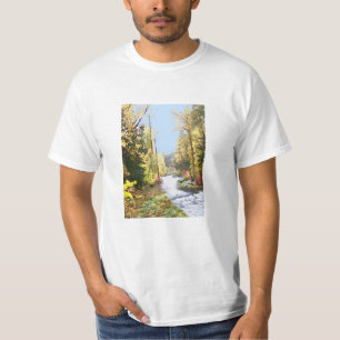 Camiseta Un río corre a través de él