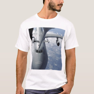 Camiseta Un suplemento KC-10 se prepara para reaprovisionar