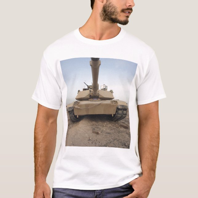 Camiseta Un tanque de batalla principal M-1A1 (Anverso)