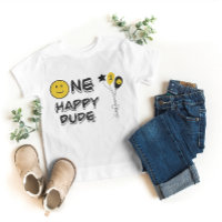 Un tipo feliz sonrisa amarilla primer niño cumplea