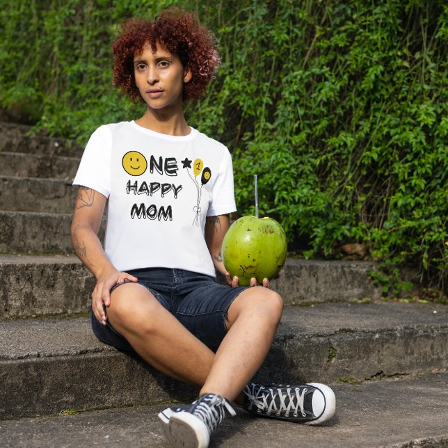 Camiseta Un tipo feliz sonrisa amarilla primer niño cumplea (Subido por el creador)