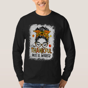 Camiseta Un trabajador postal agradecido Moño desordenado O