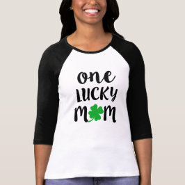 Camiseta Un trébol afortunado del día del St Patricks de la