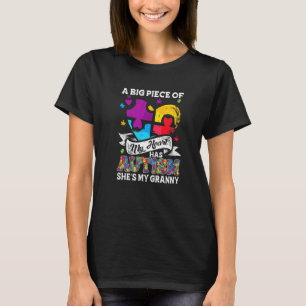 Camiseta Un Trozo De Mi Corazón Tiene Autismo Mi Abuela